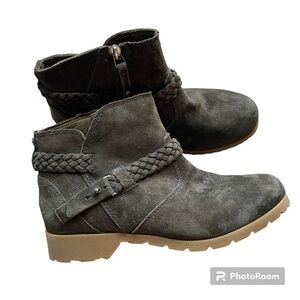 TEVA Delavina zip up waterproof suede ankle booties